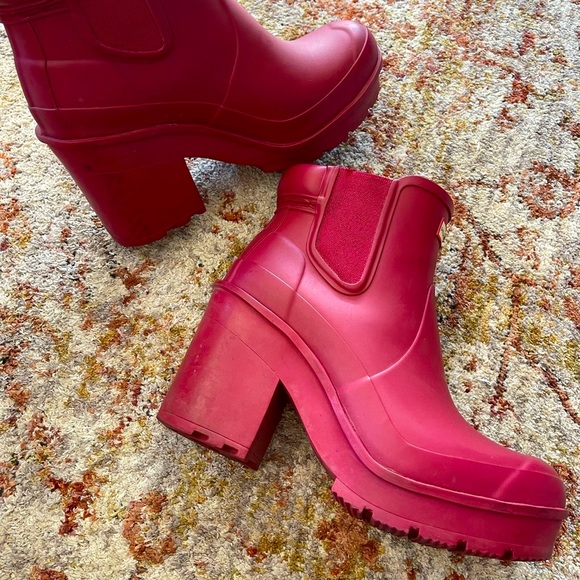 Hunter Original Block Heel Chelsea Boot - Picture 2 of 8